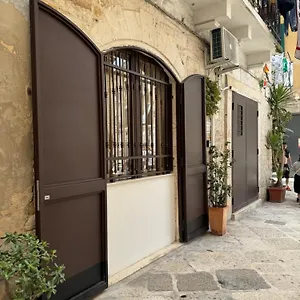 https://la-maison-di-serena.barihotels.org